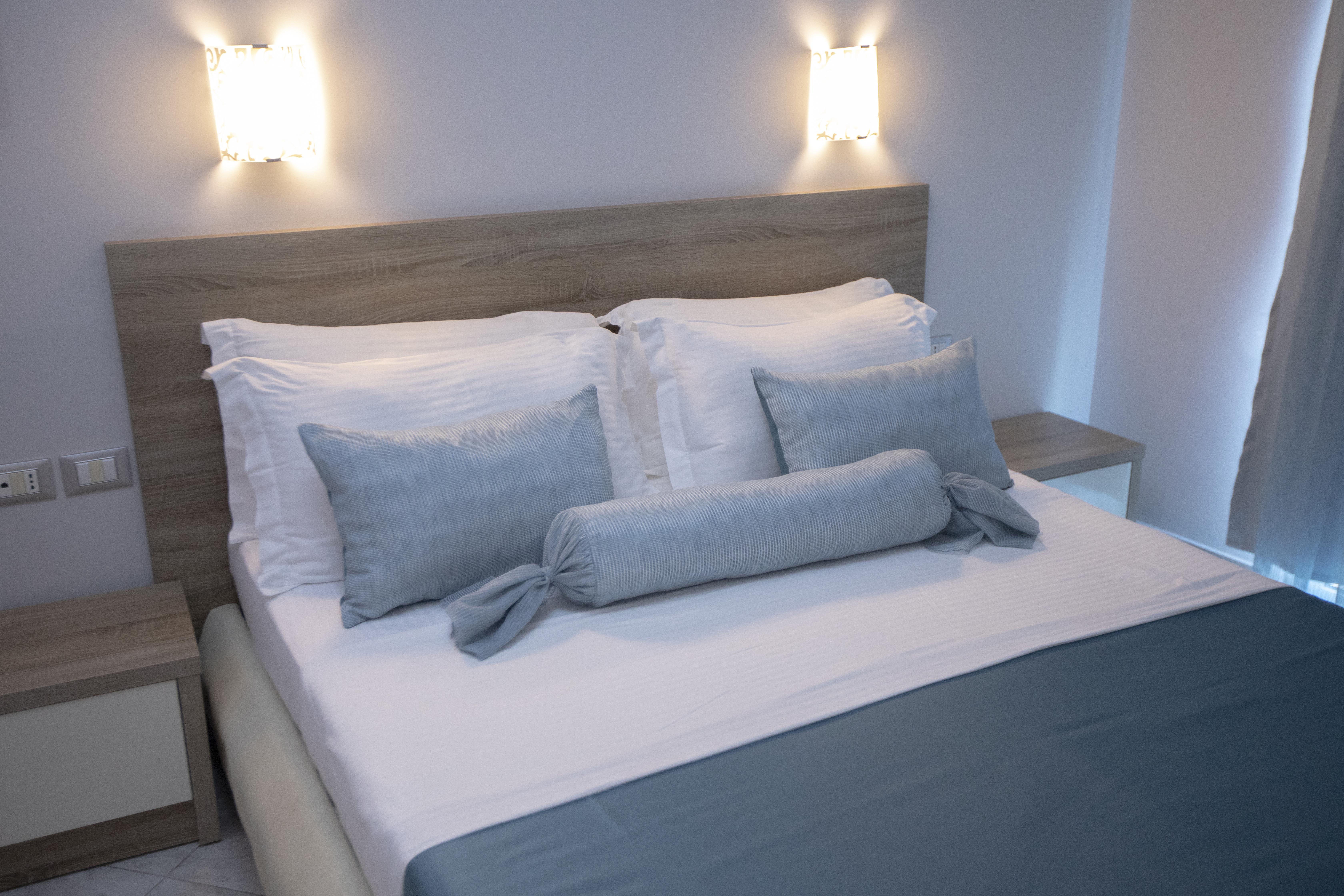 Hotel Oasis Sarande Bagian luar foto