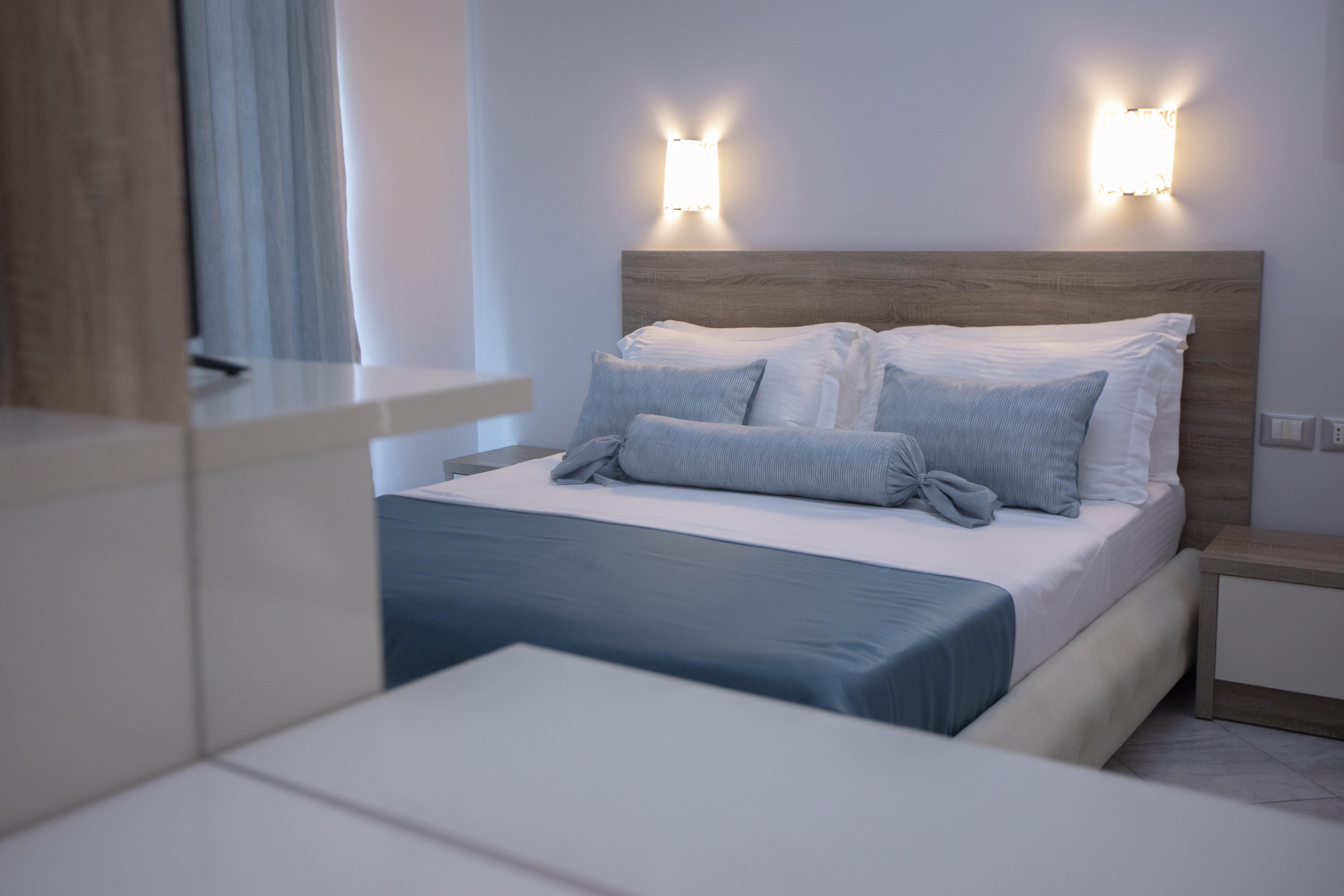 Hotel Oasis Sarande Bagian luar foto