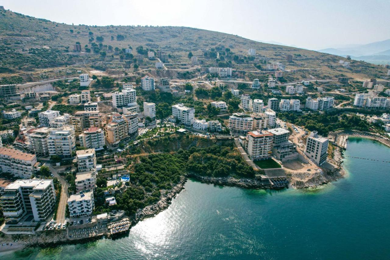 Hotel Oasis Sarande Bagian luar foto