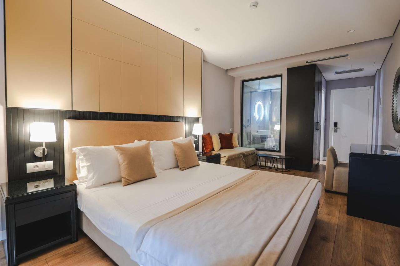 Hotel Oasis Sarande Bagian luar foto