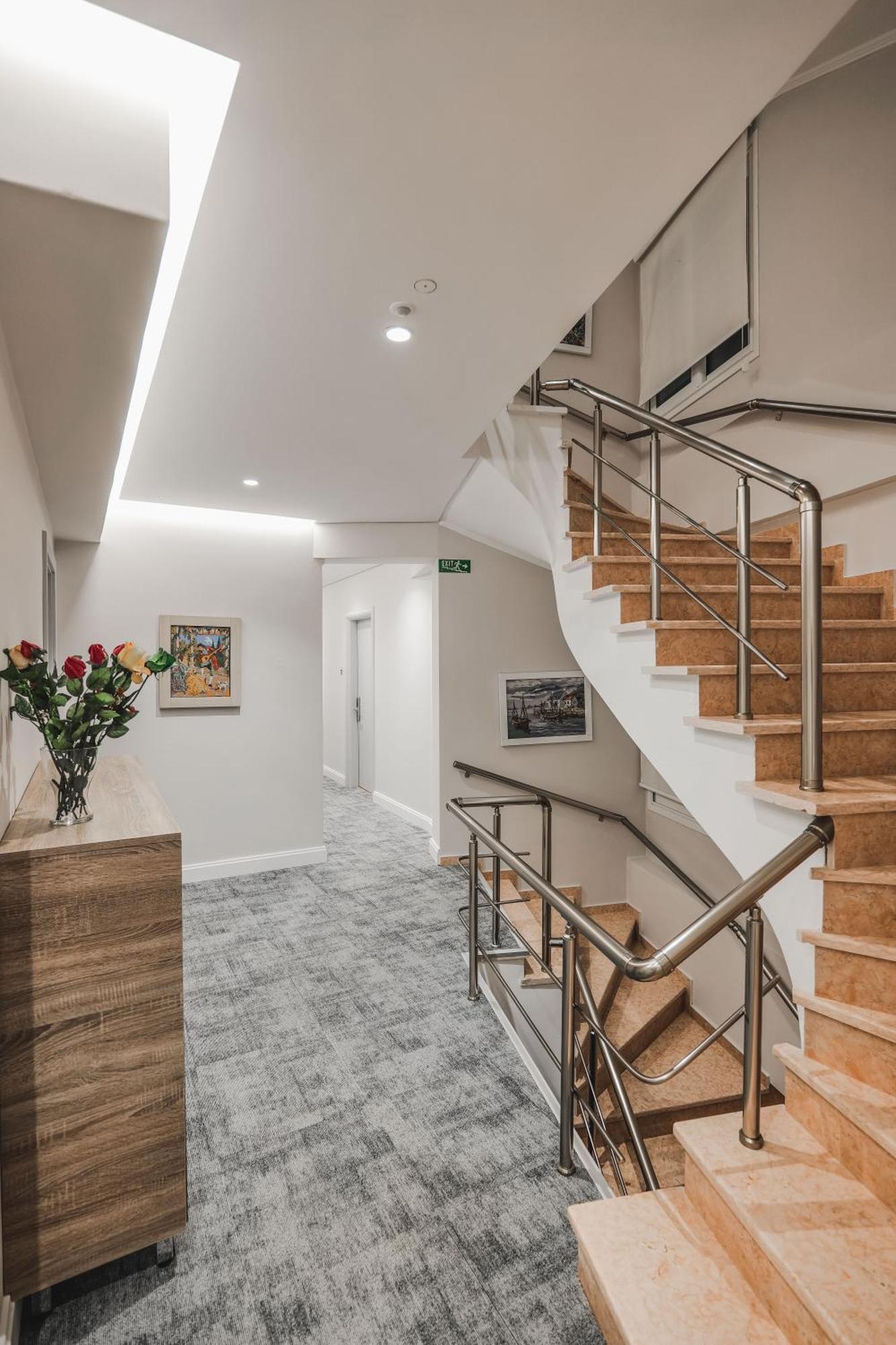 Hotel Oasis Sarande Bagian luar foto
