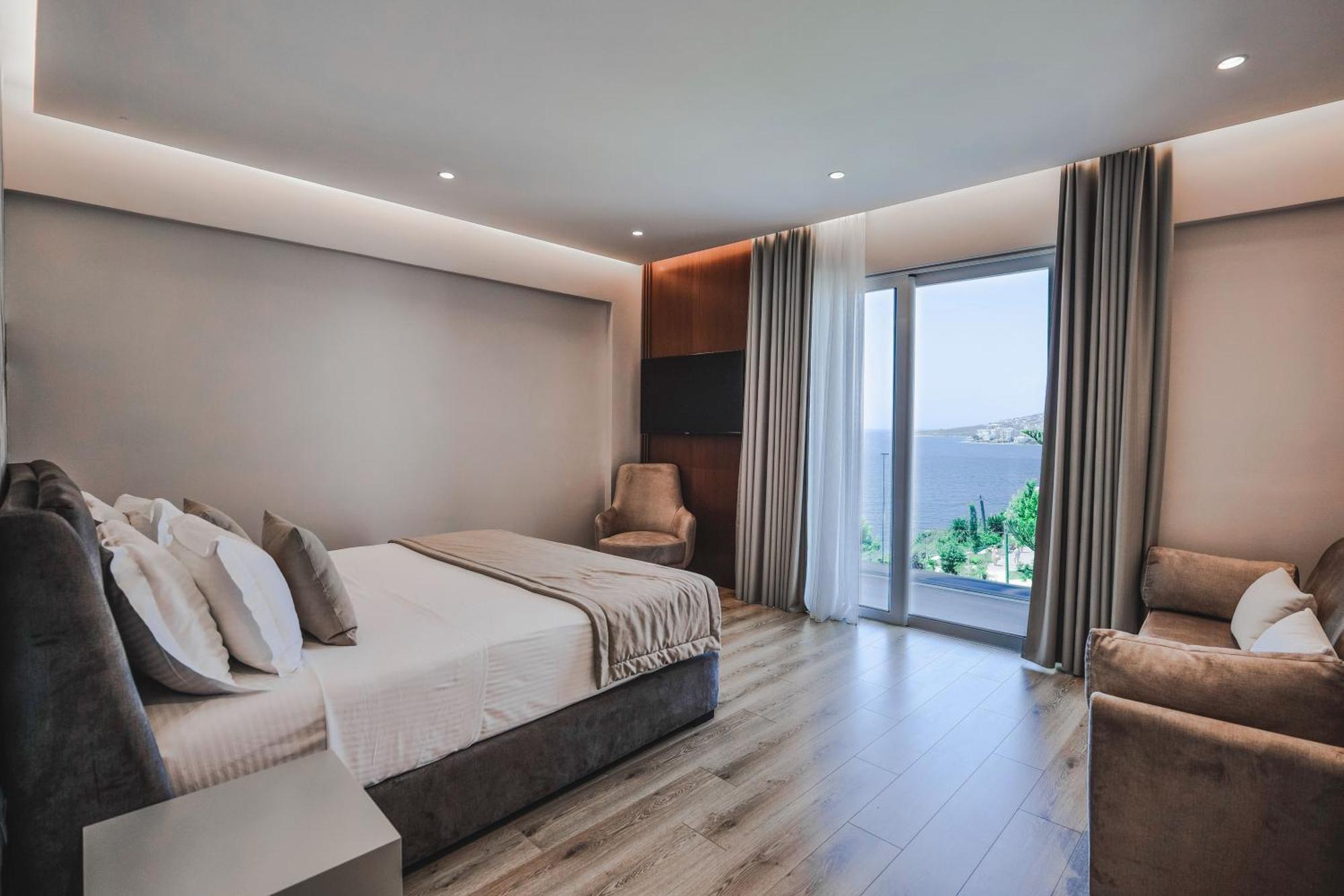 Hotel Oasis Sarande Bagian luar foto
