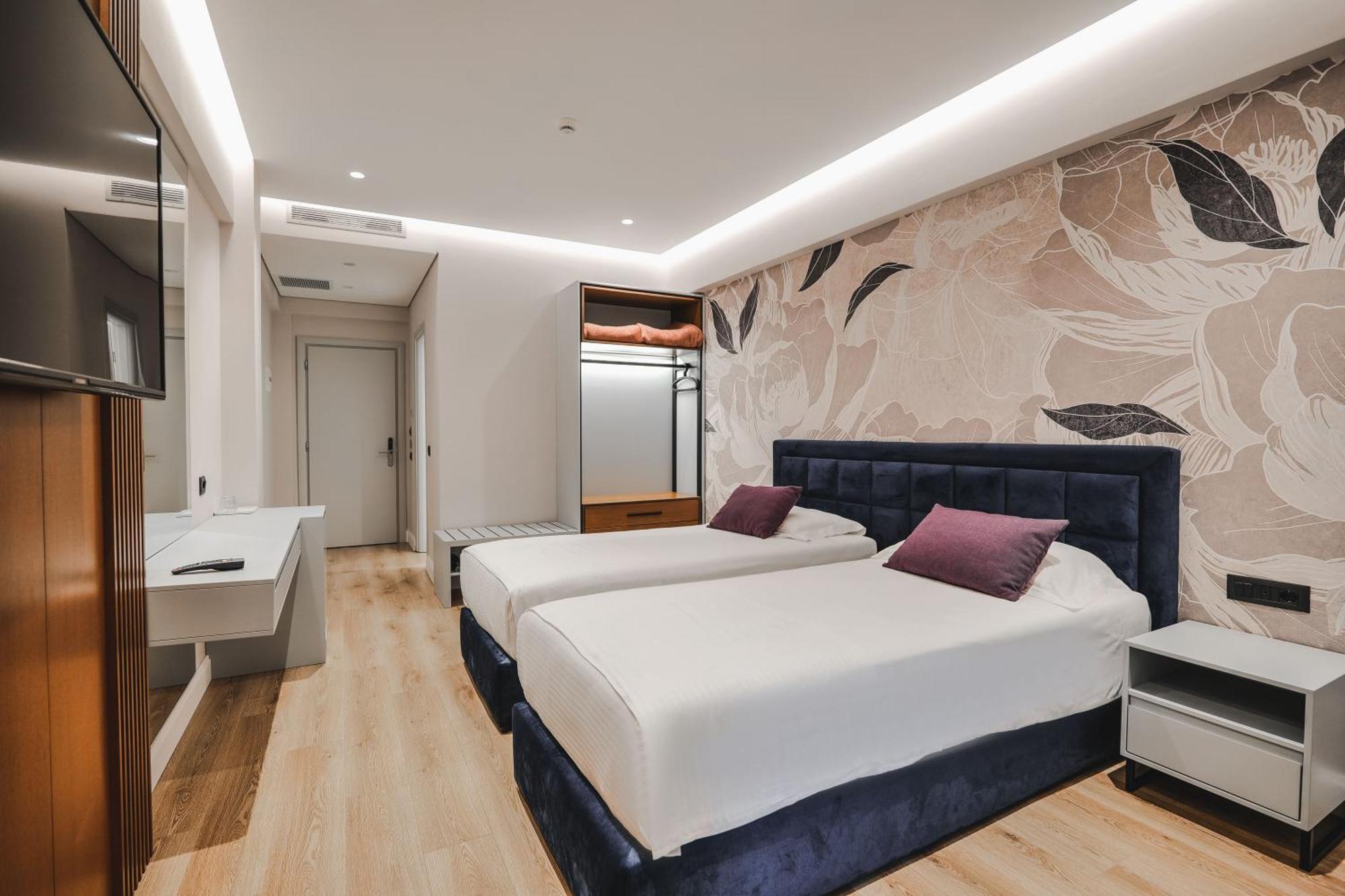 Hotel Oasis Sarande Bagian luar foto