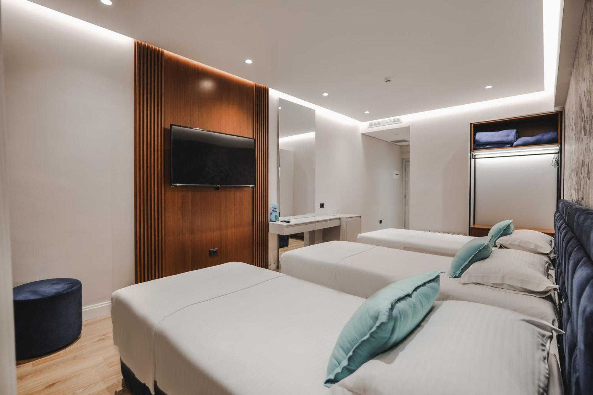 Hotel Oasis Sarande Bagian luar foto